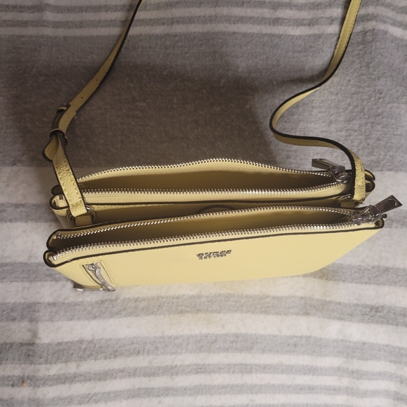 GUESS EST 1981 YELLOW BAG - Picture 3 of 6